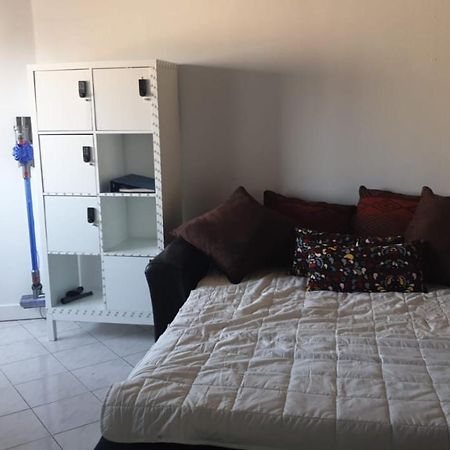 F2 35-44M2 9 Mins Voiture Chateau 4Pers 1Ch+Sejour Le Chesnay  Buitenkant foto